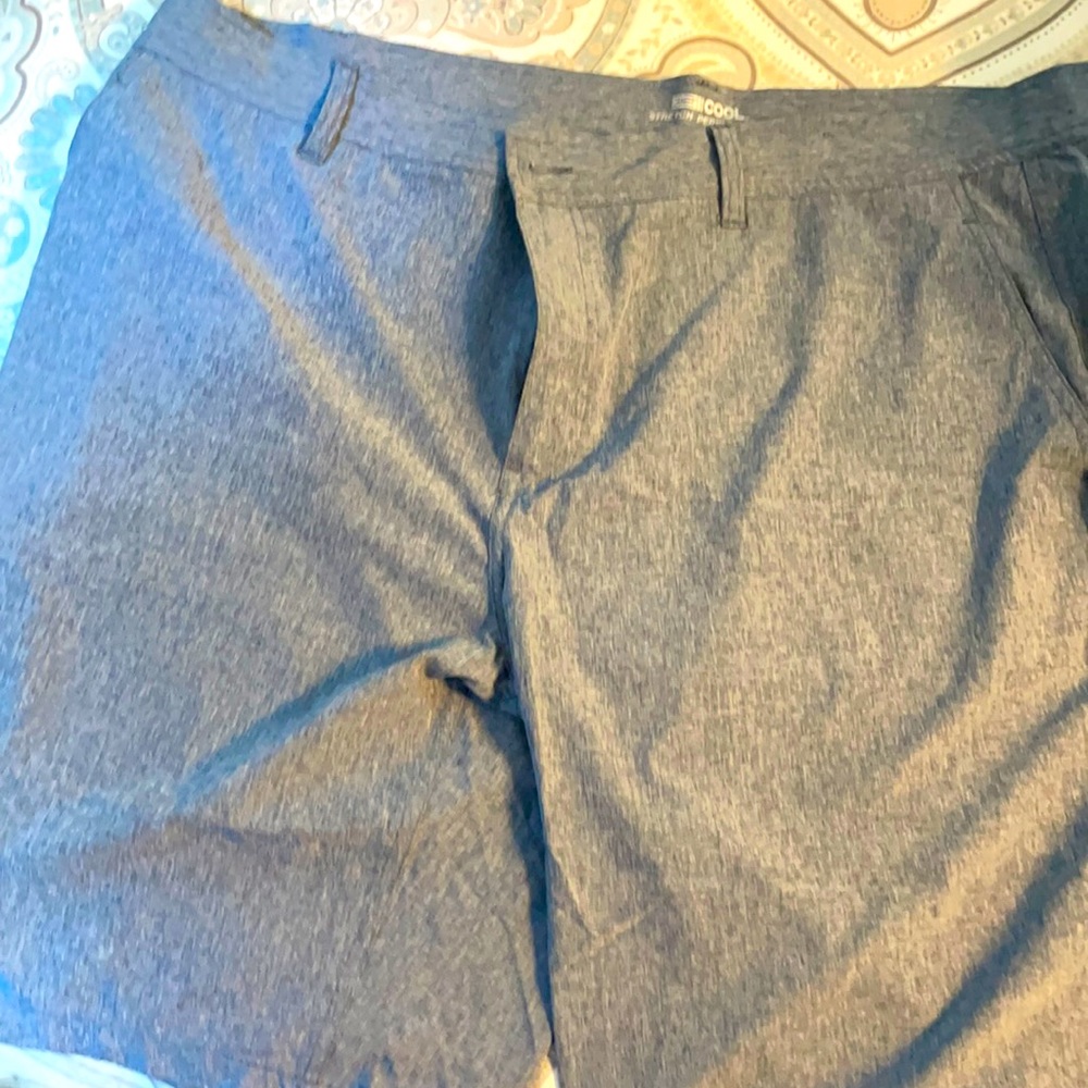 Men’s size 42 gray golf shorts